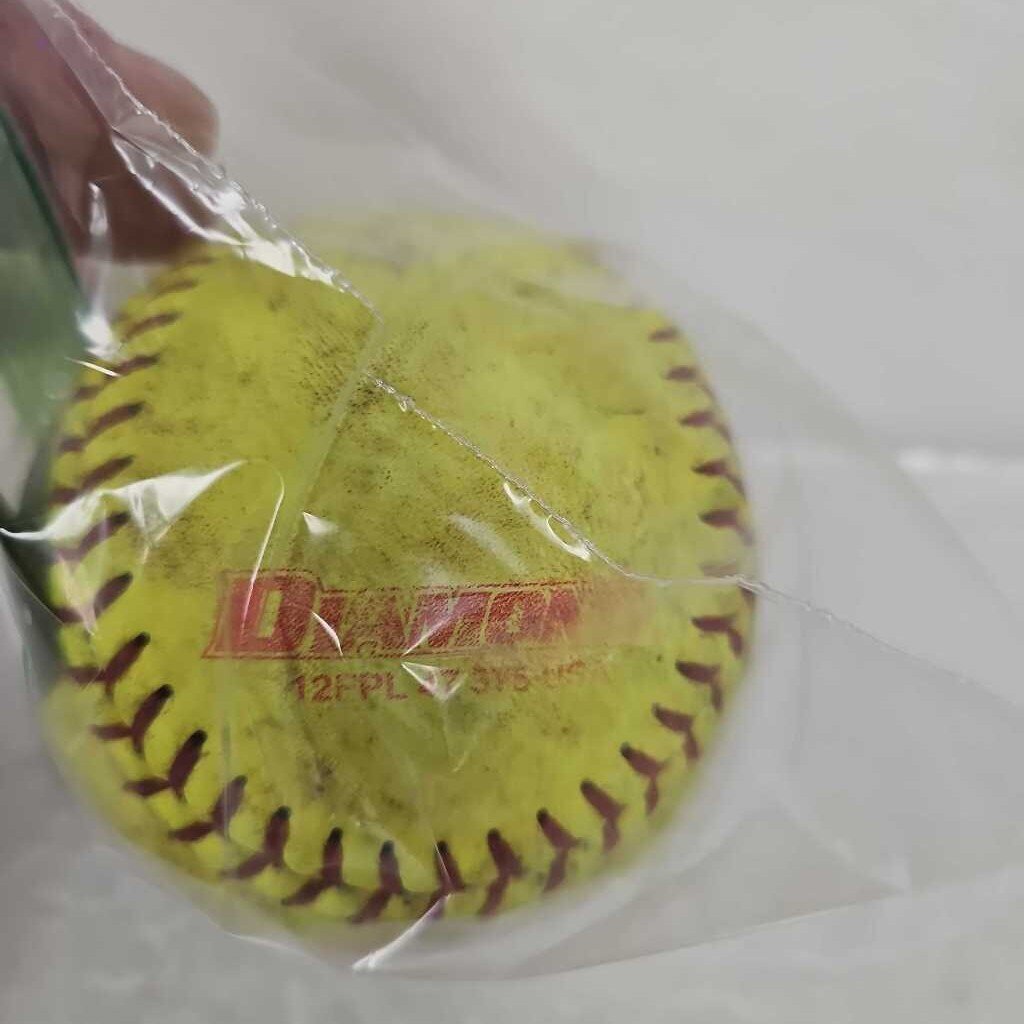 Diamoned Flyer Fastpitch Softball, 12" Yellow