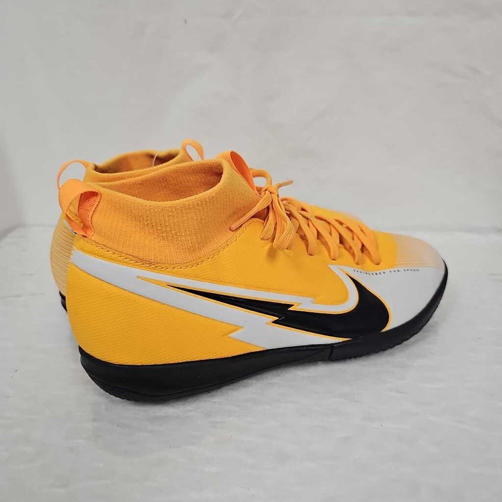 Nike Mercurial Flyknit