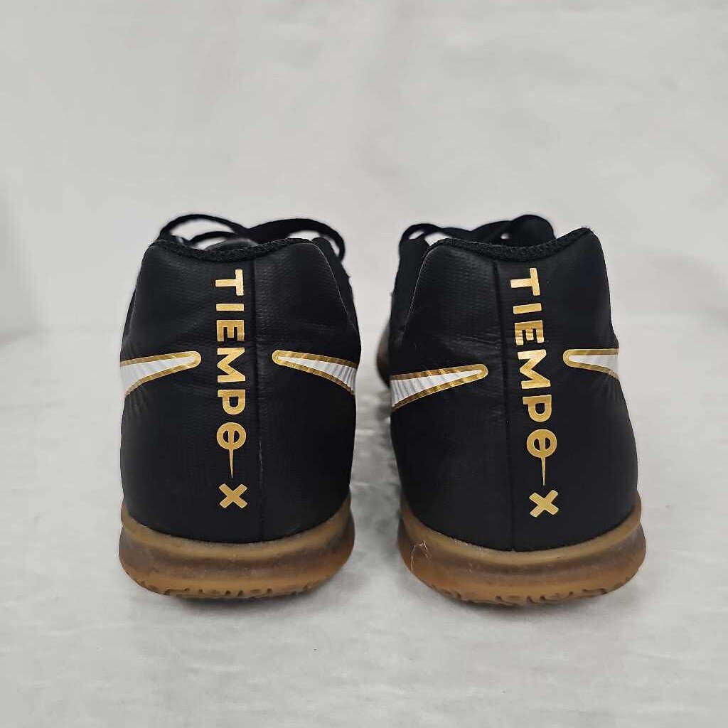 Nike Tiempo