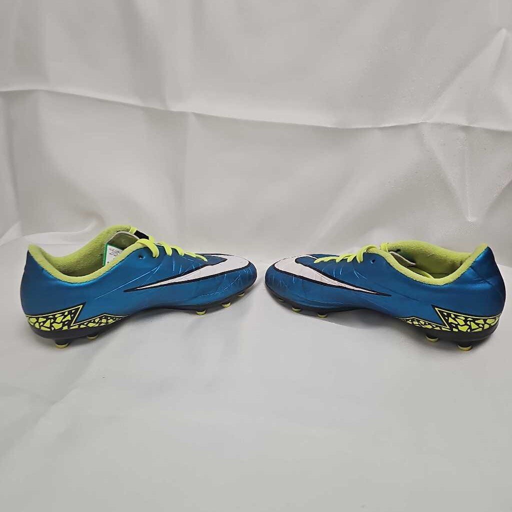Nike HyperVenom Soccer Cleats, Size 4