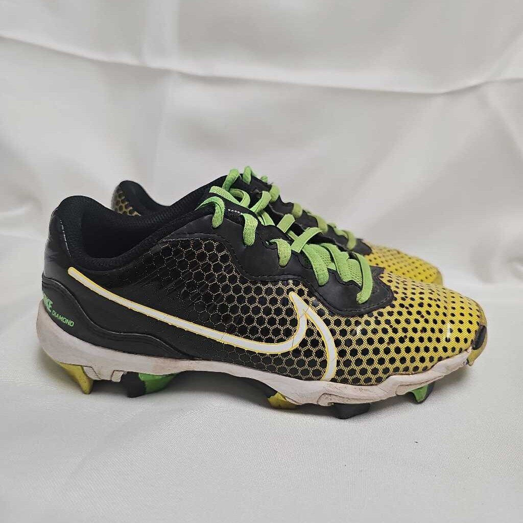 Nike DIamond Alpha Youth Baseball Softball Cleats, Size 3.5