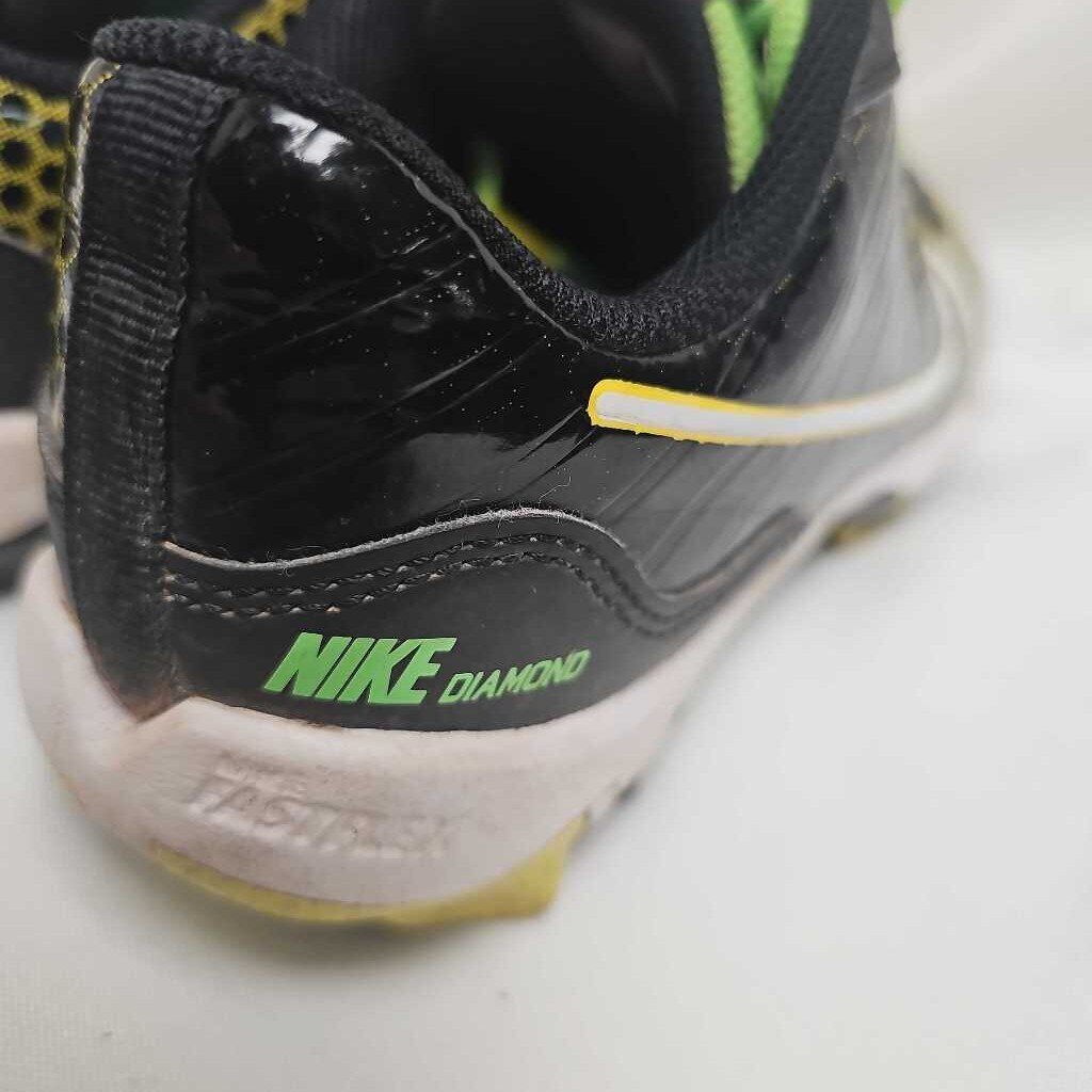 Nike DIamond Alpha Youth Baseball Softball Cleats, Size 3.5