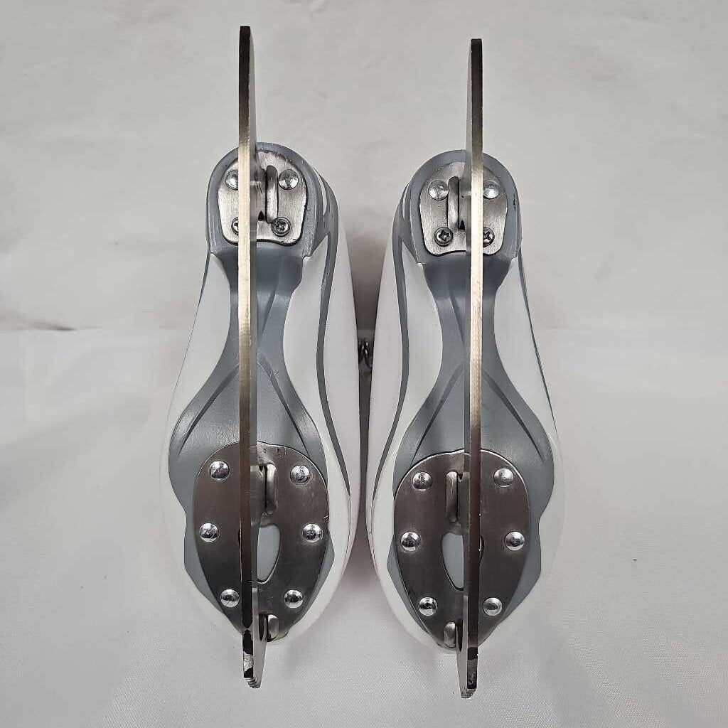 Jackson Finesse 150 Youth Figure Skates, Size Y11