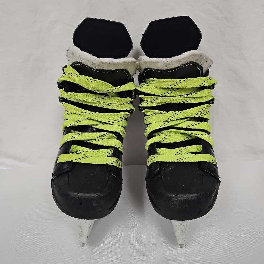 CCM Tacks AS 550 Youth Hockey Skates, Size Y10