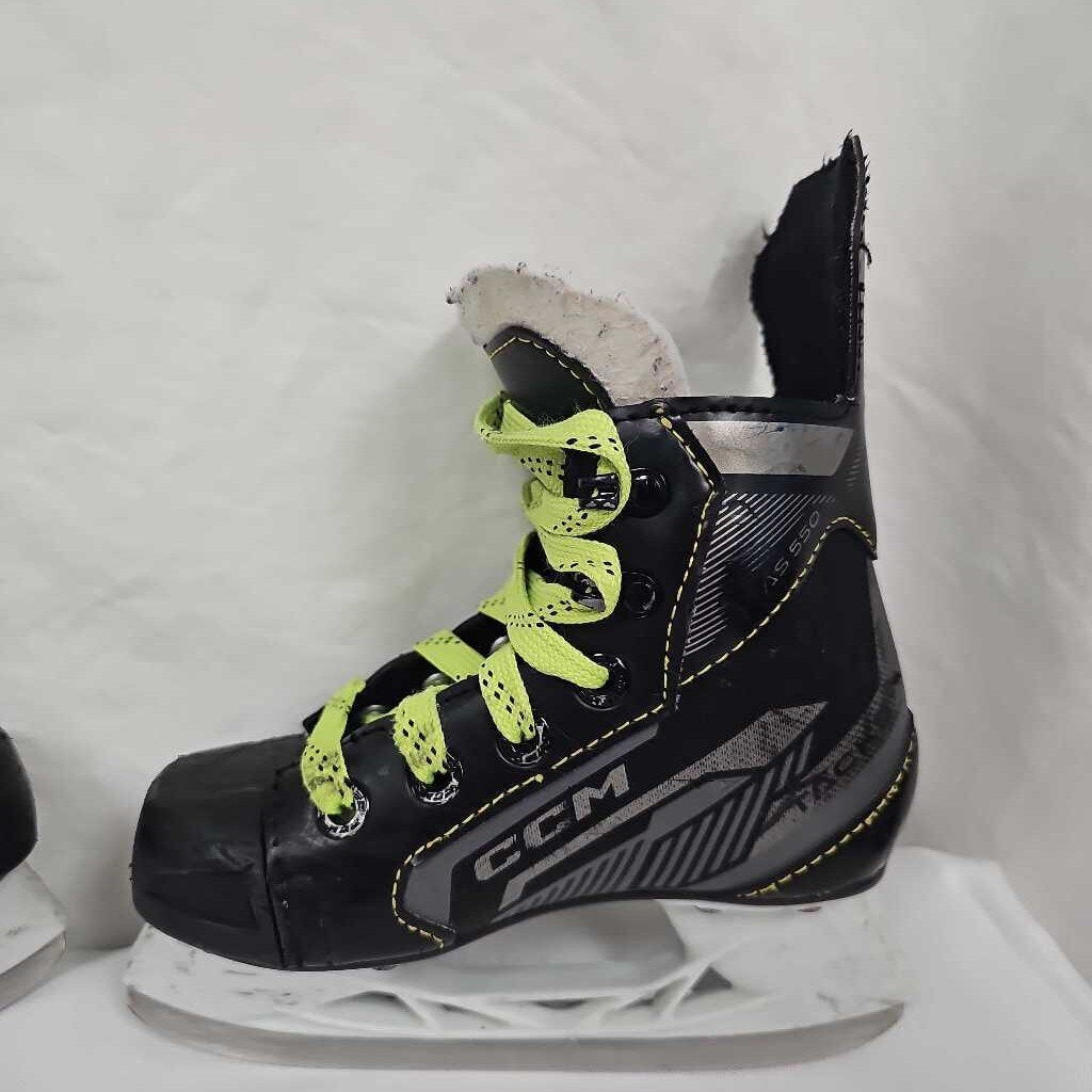 CCM Tacks AS 550 Youth Hockey Skates, Size Y10
