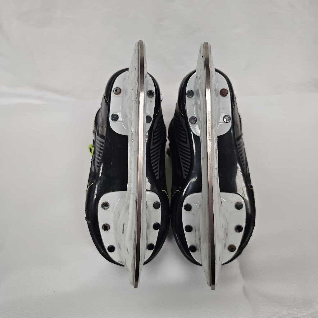 CCM Tacks AS 550 Youth Hockey Skates, Size Y10