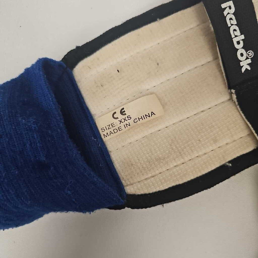 Reebok Stirrup Style Soccer Shin Guards, Size XXS