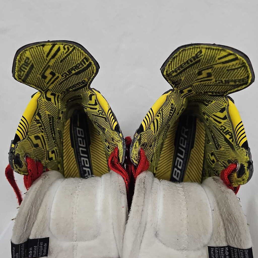 Bauier Supreme M4 Junior Hockey Skates, Size 1.5