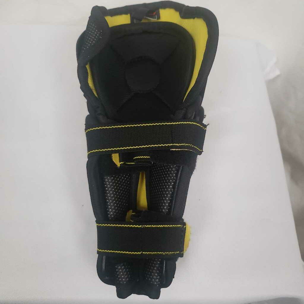 CCM Tacks 3092 Shin Guards - Size 8"