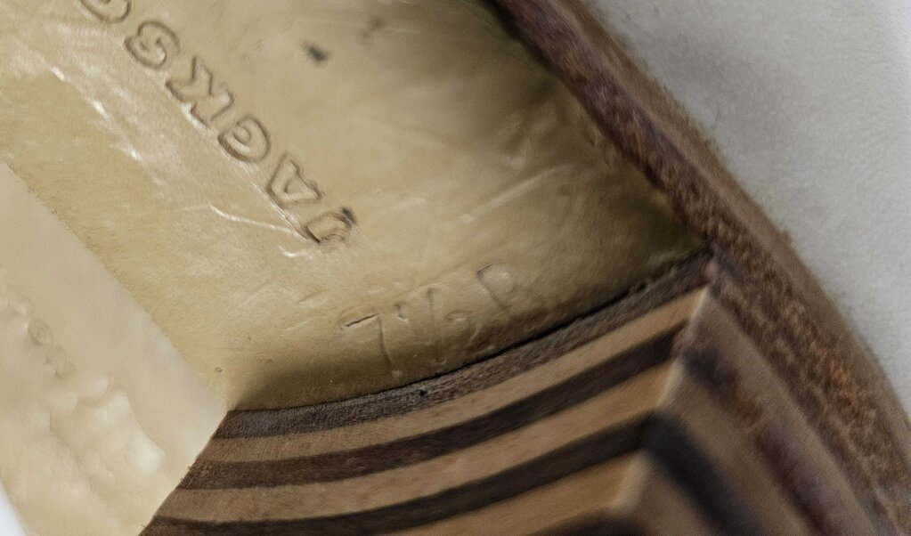 Jackson Elite 5200 Ladies Figure Skates w/ Ultima Mirage blades - 7.5 B