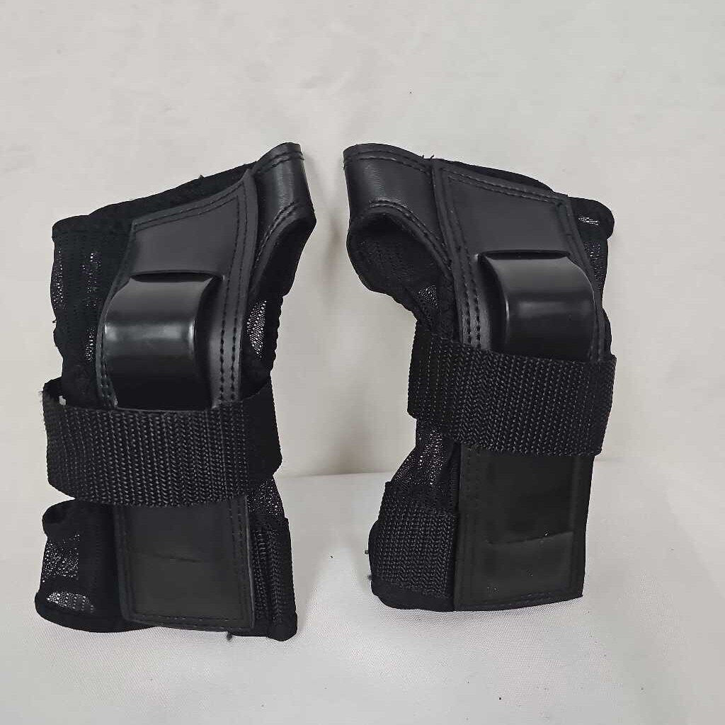 Triple Eight Adult Wrist Guards | Size: Large | Black