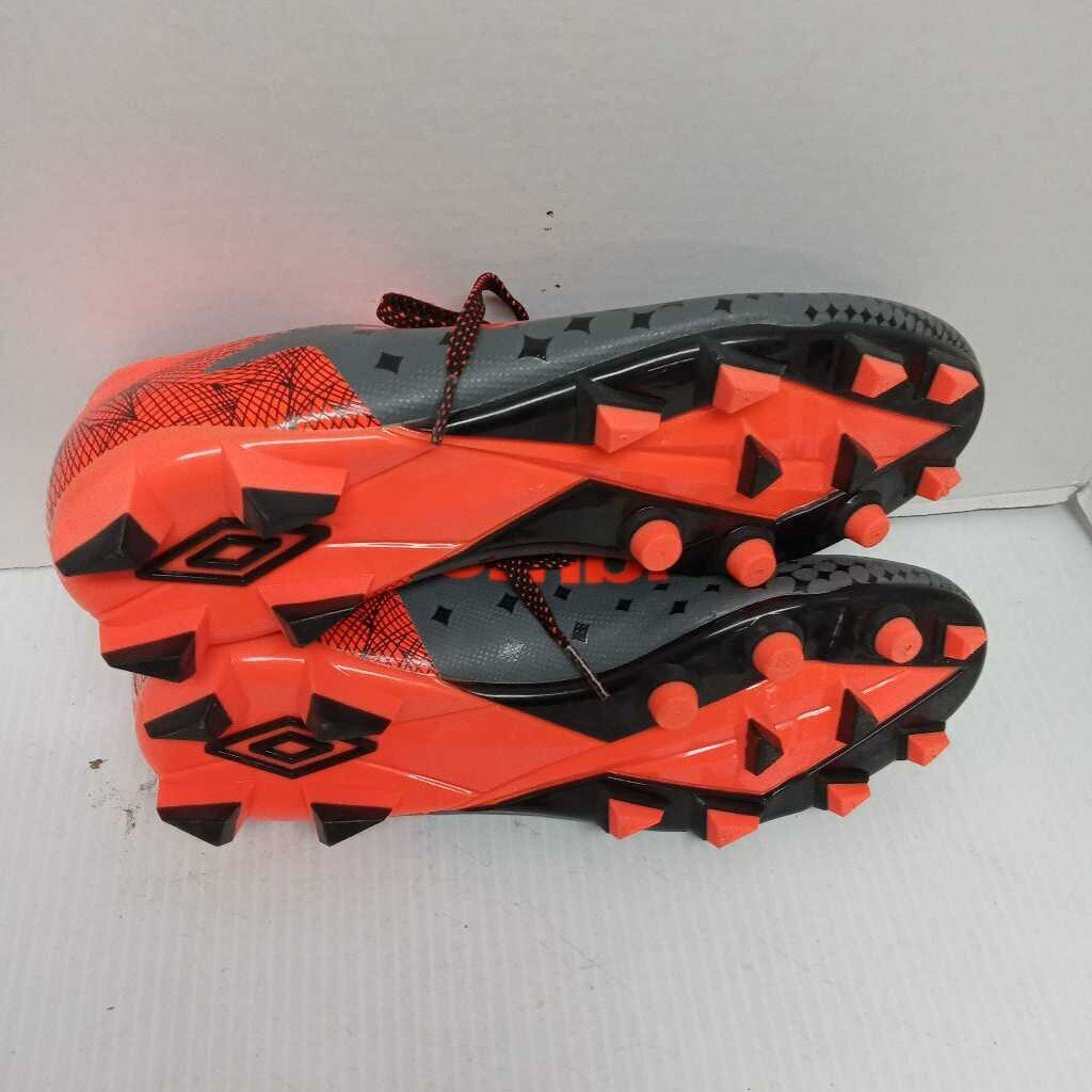 Umbro Soccer Cleats - Mens Size 9.5