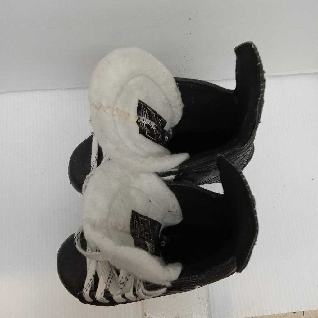 CCM Ribcore 40K Hockey Skates - Size Y11