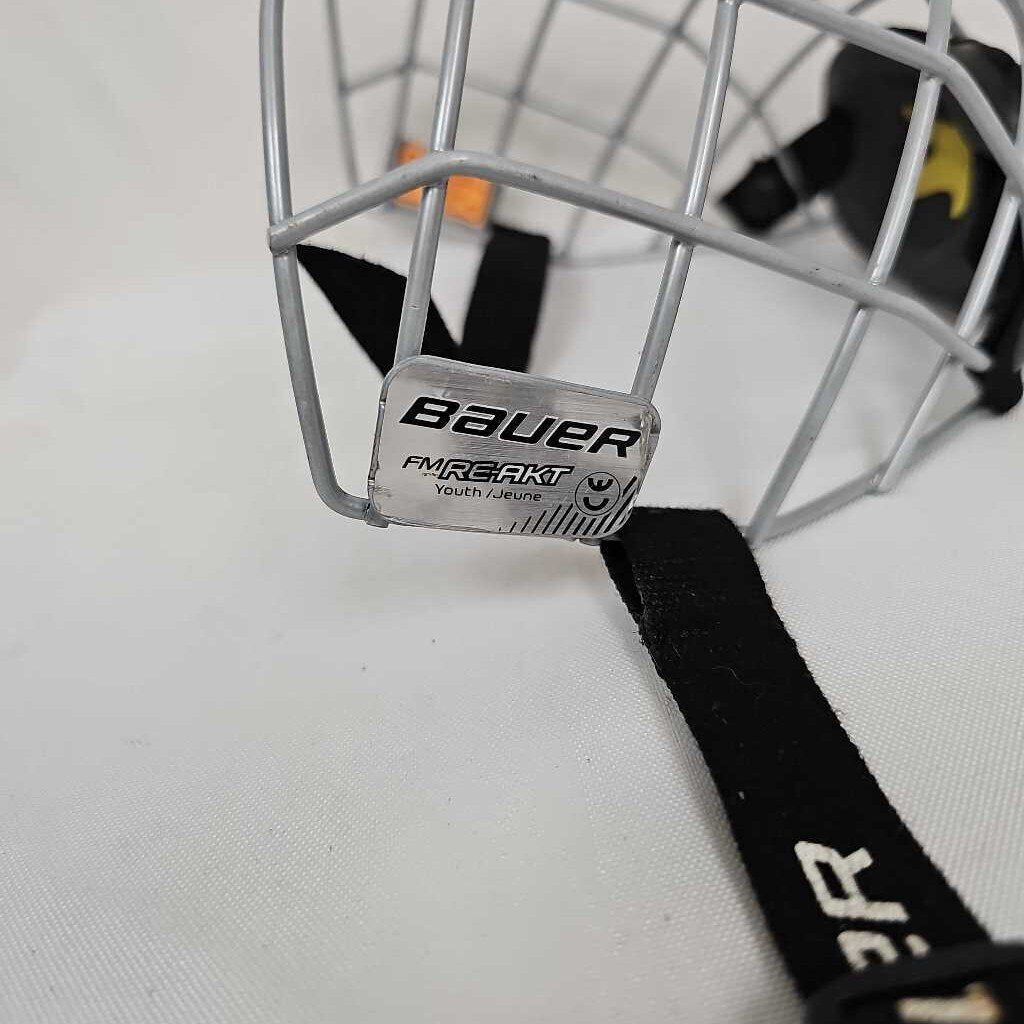 Bauer FM ReAkt Youth Hockey Cage | Silver | Used