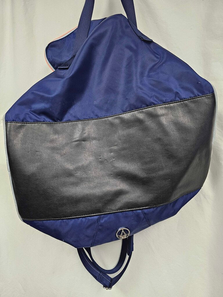 Ivivva by Lululemon Game On Duffle Bag - 30L