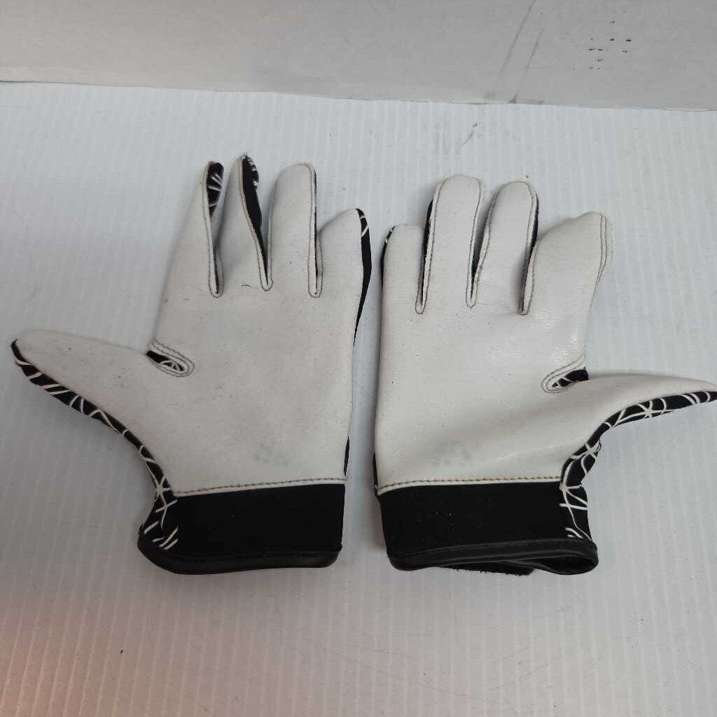 Go Wisdom Football Receivers Gloves White/Black Size Youth Large Preowned