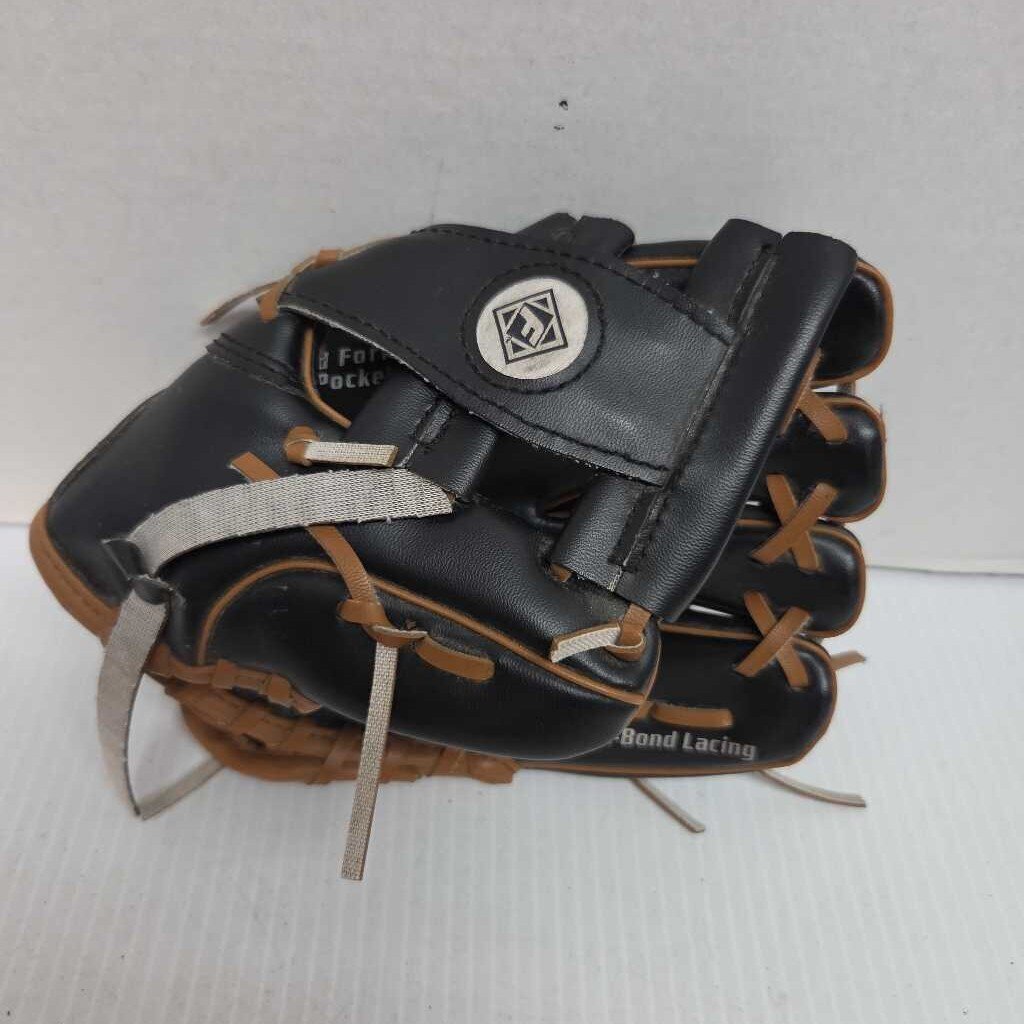 Franklin RTP II T-Ball Glove Black/Tan Size Youth 8.5" Right Hand Throw Preowned