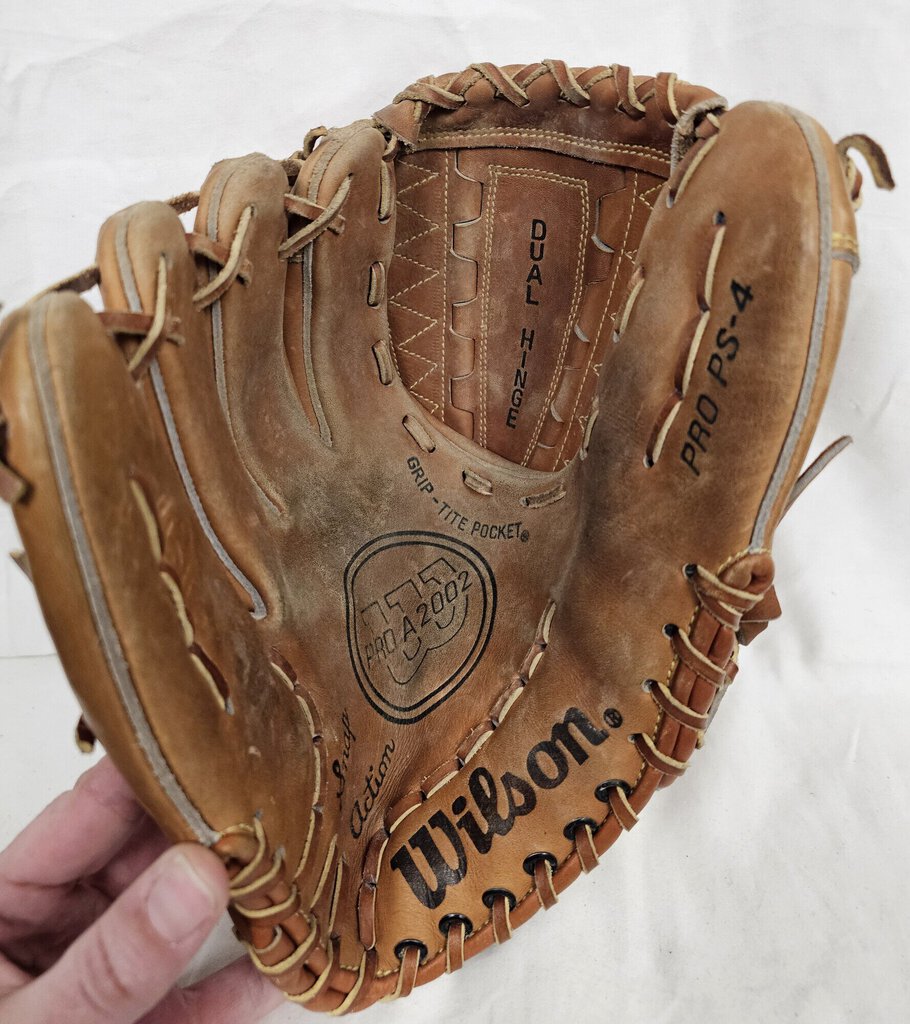 Wilson Pro A2002 PS4 Left Hand Throw Baseball Glove, Size: 11.5in.