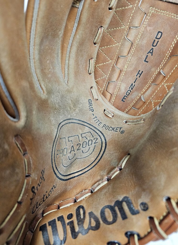 Wilson Pro A2002 PS4 Left Hand Throw Baseball Glove, Size: 11.5in.