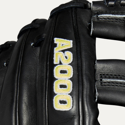 WILSON 2024 Baseball Classics Series A2000 DW5 12” Infield Baseball Glove