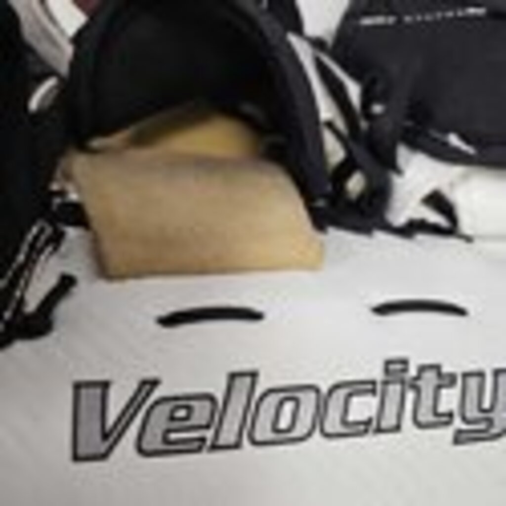 Vaughn 7300 Velocity 3 Goalie Catch Glove - Intermediate