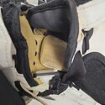 Vaughn 7300 Velocity 3 Goalie Catch Glove - Intermediate