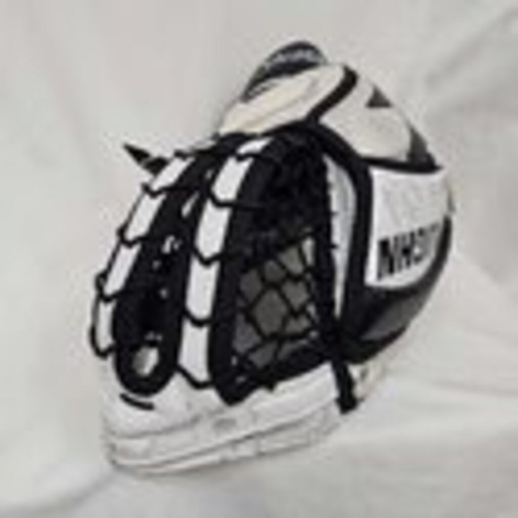 Vaughn 7300 Velocity 3 Goalie Catch Glove - Intermediate