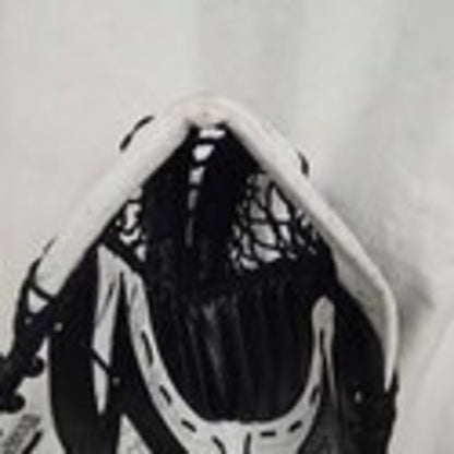 Vaughn 7300 Velocity 3 Goalie Catch Glove - Intermediate
