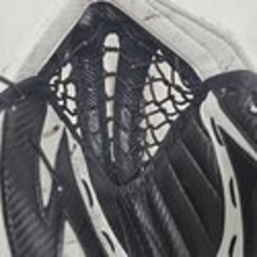 Vaughn 7300 Velocity 3 Goalie Catch Glove - Intermediate