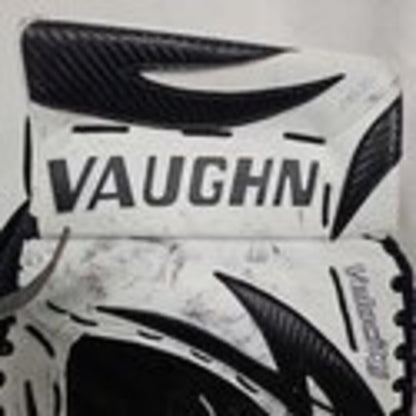 Vaughn 7300 Velocity 3 Goalie Catch Glove - Intermediate