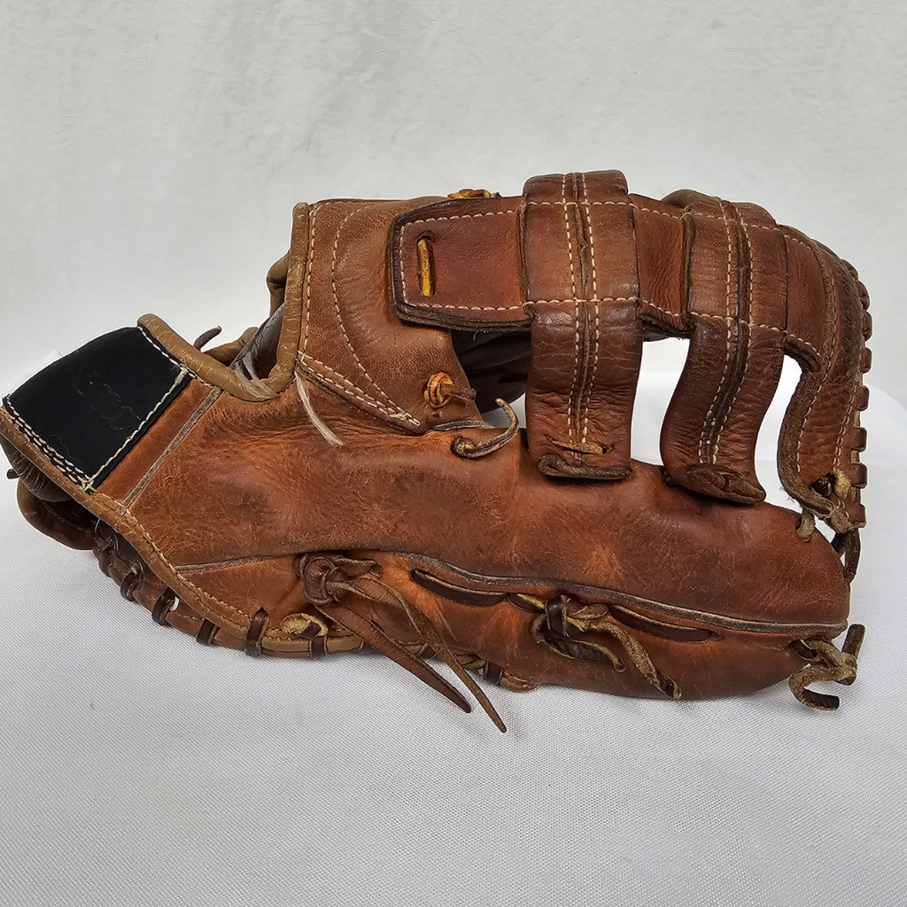 Nokona Pro Line Series F100 Baseball Glove | 11.5" | Right Hand Throw | Used