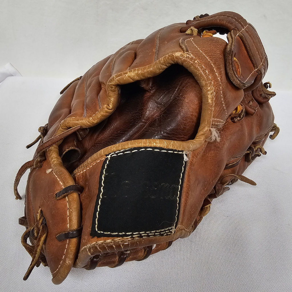Nokona Pro Line Series F100 Baseball Glove | 11.5" | Right Hand Throw | Used