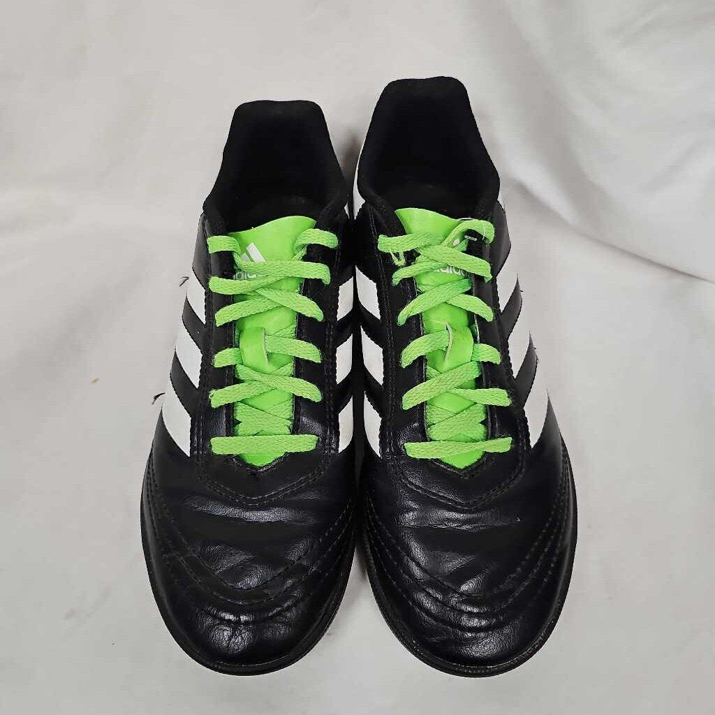Adidas Low Turf Cleats, Size 5.5