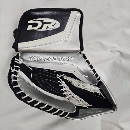 DR Bulletproof 5.2 Junior Goalie Catch Glove - Regular Hand