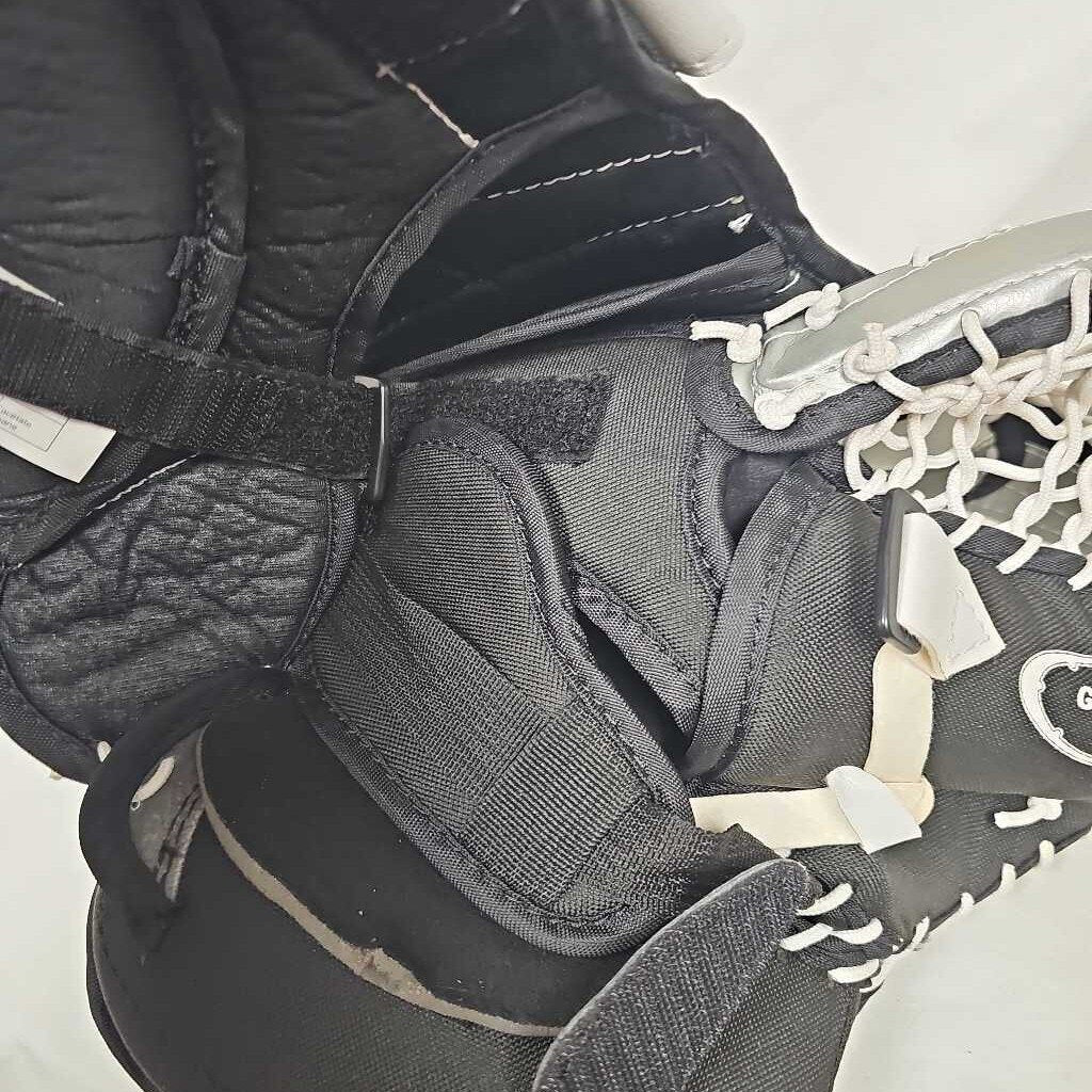 DR Bulletproof 5.2 Junior Goalie Catch Glove - Regular Hand