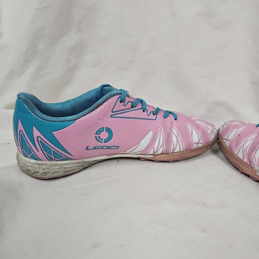 Leoci Turf Cleat