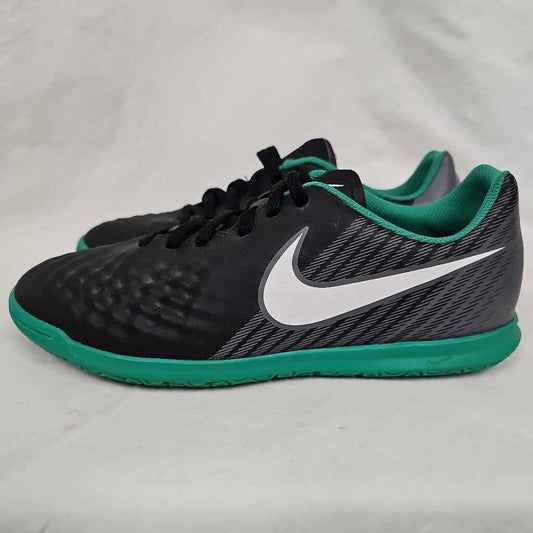 Nike MagistaX Indoor Soccer Shoe, Size 6