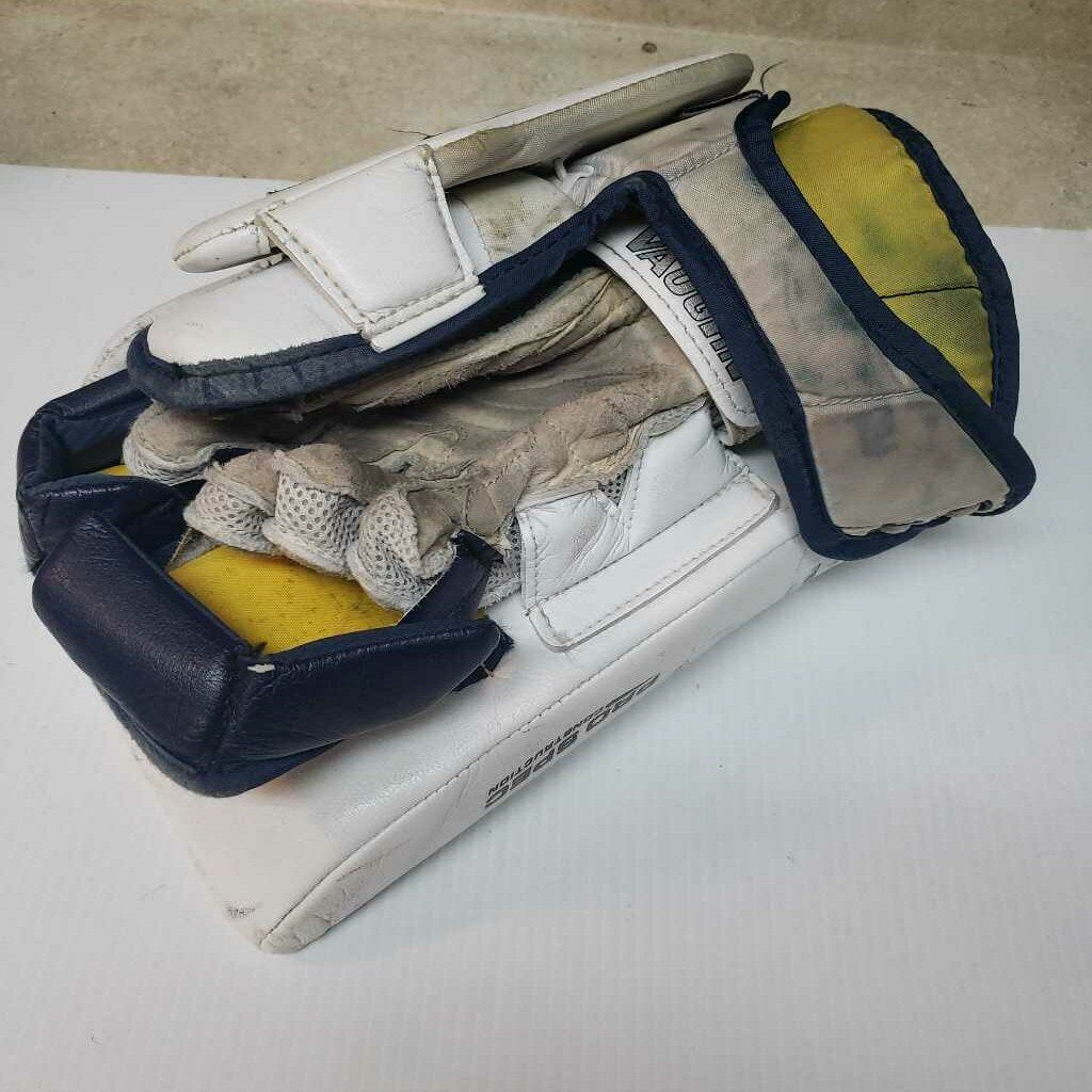 Vaughn Velocity V5 7800 Blocker, Hockey, Size: Sr. RH