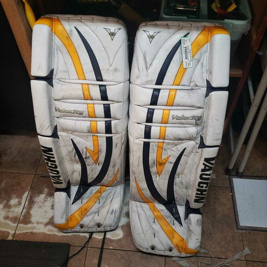 Vaughn Velocity Goalie Leg Pads, V5 7800, Size: 34" +1"
