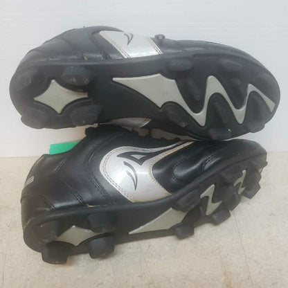 Firenza Soccer Cleats, Size: 5.5