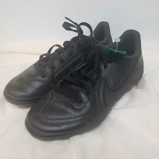 Nike Tiempo Soccer Cleats, Size: 5