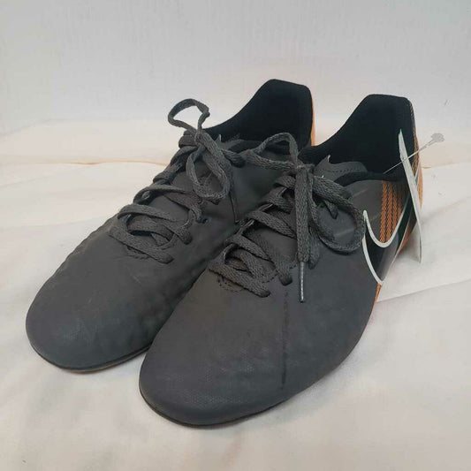 Nike Magista