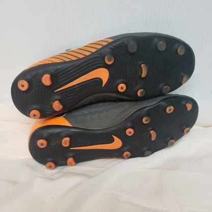 Nike Magista