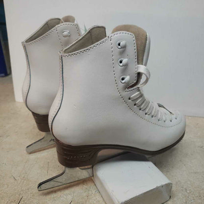 Jackson Ultima Mystique Girl's Figure Skates, Size 2 C