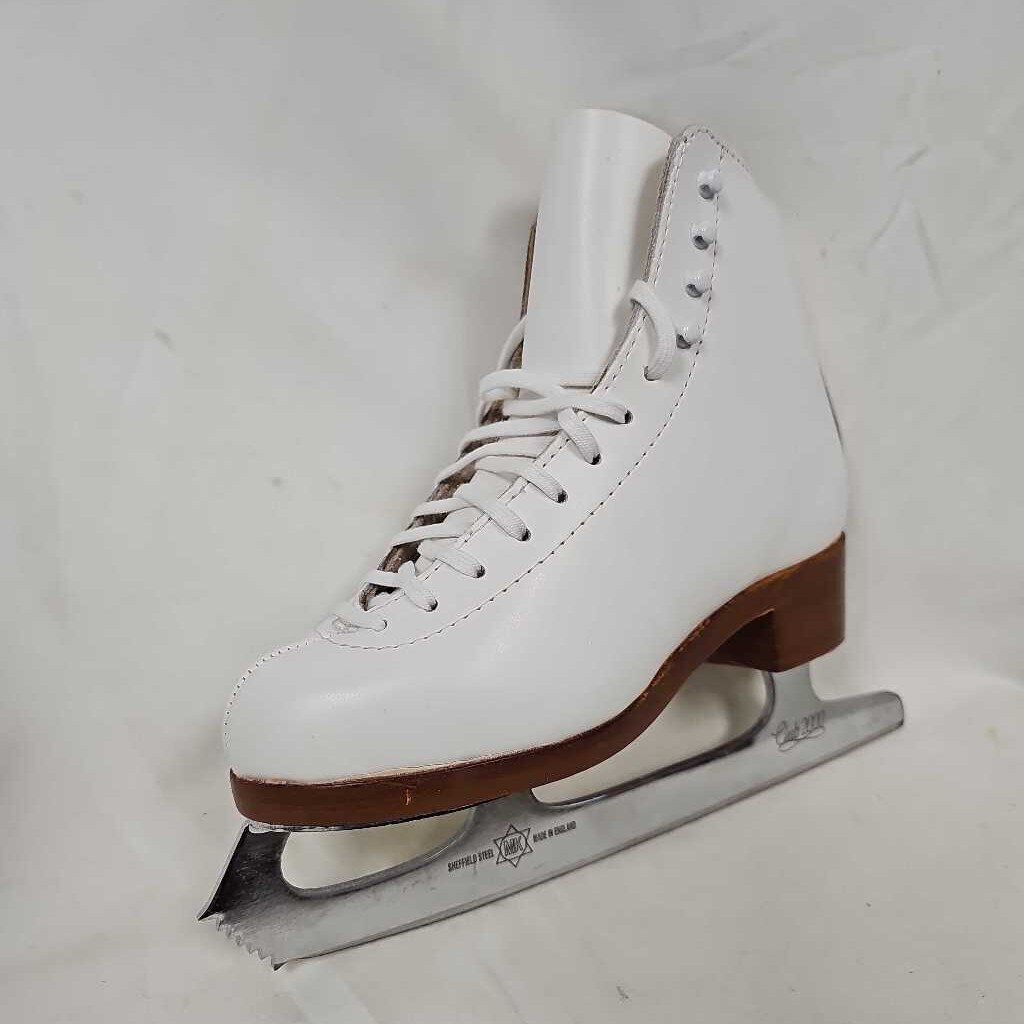 Jackson Competitor figure skates with Club 2000 MK Sheffield Steel blades, Size 2.5 B