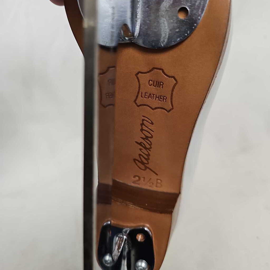 Jackson Competitor figure skates with Club 2000 MK Sheffield Steel blades, Size 2.5 B