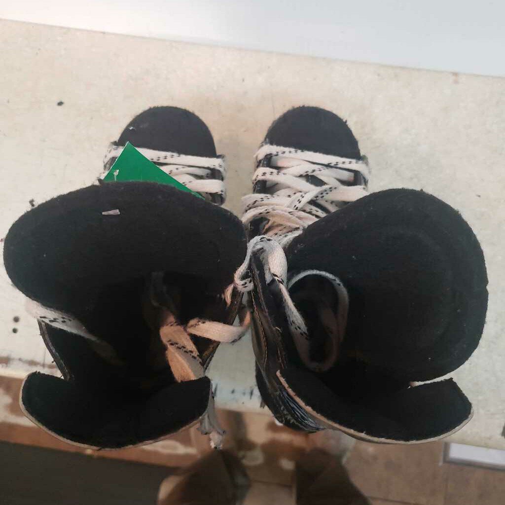 Bauer Supreme Silver Star Junior Hockey Skates, Size 1 R