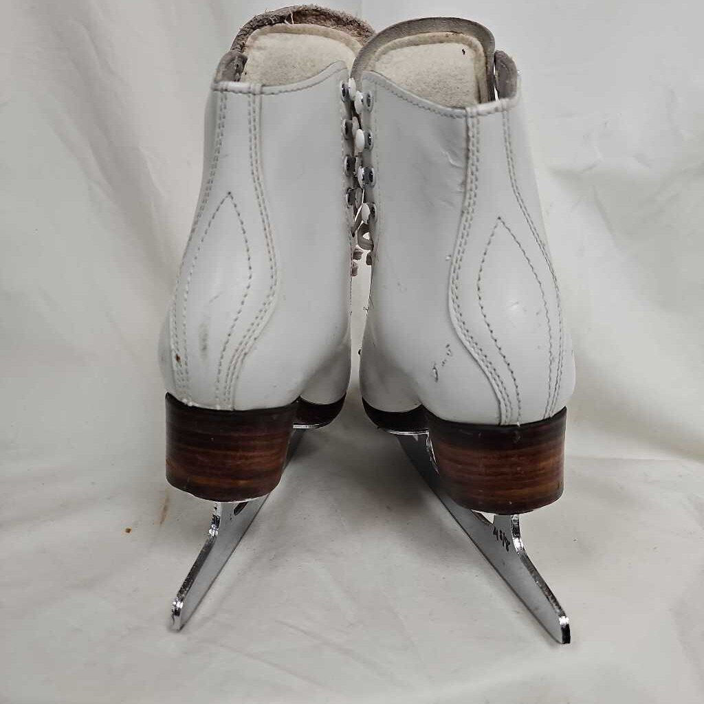 JCPTraditional leather boot with MK Fiesta Sheffield Steel Blades, Size 1.5 B