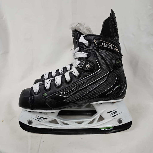 CCM Ribcor BKS Pump Junior Hockey Skates, Size 1.5