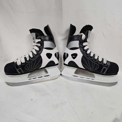 CCM 52 Youth Hockey Skates, Size Y12